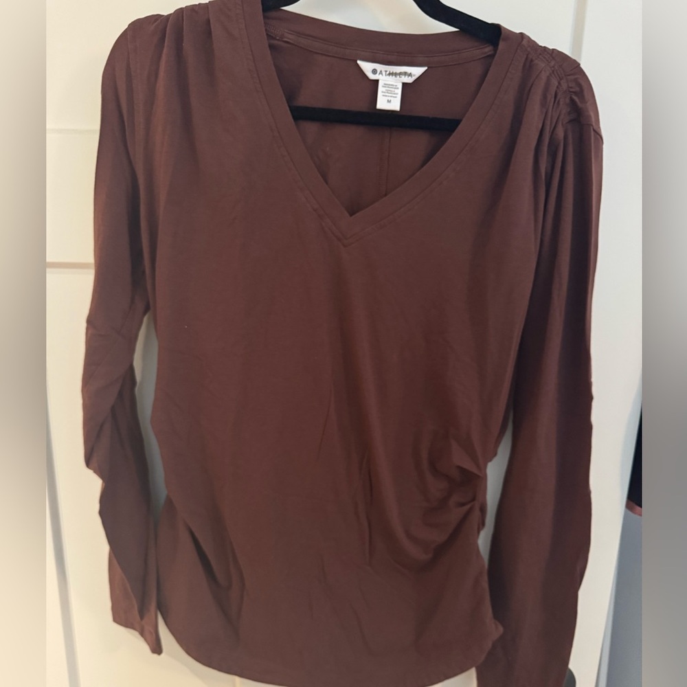 Athleta brown long sleeve v neck outbound tee medium